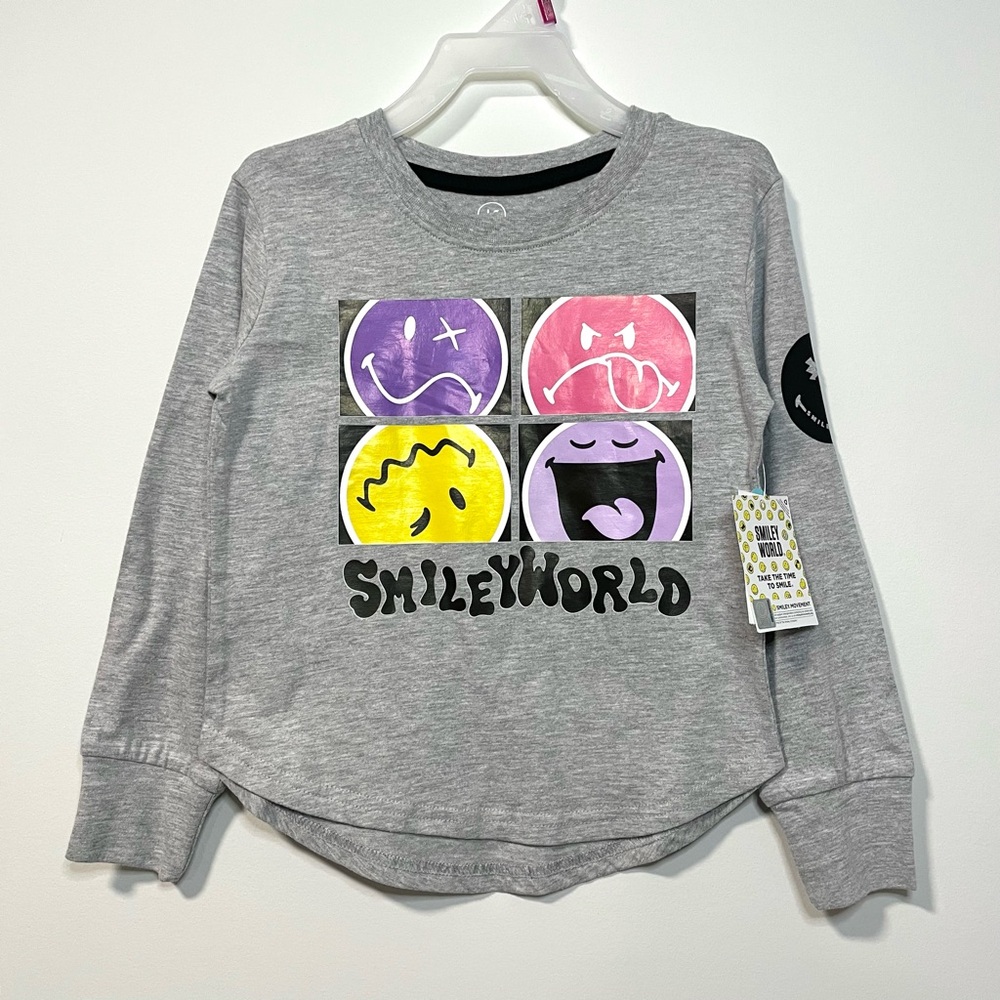 🔵3/$25 NEW Smiley World Grey Long Sleeve Shirt (size XS, S & L)